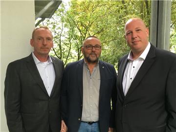 Die abgespaltene AfD-Gruppe mit (von links) Uwe Felgenträger, Frank Magnitz und Mark Runge. 