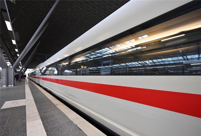Keine Streiks rund um Ostern: GDL und DB verhandeln wieder „Die absehbare Einigung ist in jedem Fall im Sinne der Fahrgäste, die für weitere Streikmaßnahmen immer weniger Verständnis gehabt hätten“, teilte der Fahrgastverband Pro Bahn mit.
