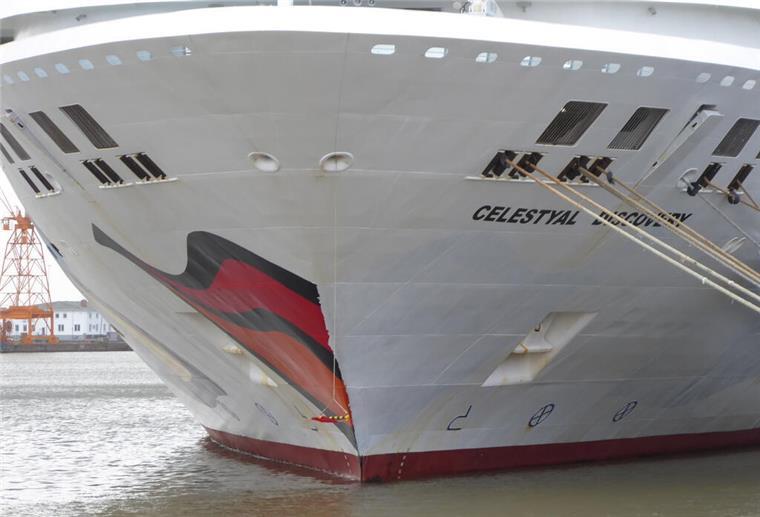 Hier verwandelt sich die „AIDAaura“ in die „Celestyal Discovery“ Die "AIDAaura" wird in Bremerhaven kosmetisch überarbeitet und zur "Celestyal Discovery".