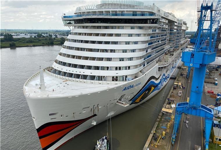 „Aida Cosma“ macht Montagabend in Bremerhaven fest Aida Cosma