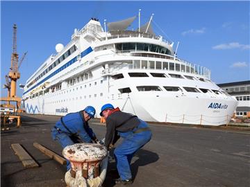 Die "Aidavita" hat Bremerhaven am Dienstag Richtung Hamburg verlassen.