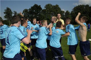 Die Akteure des FC Lune III vollführten nach ihrem Erfolg im Finale um die KSB-P...