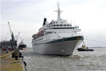 Die "Albatros" liegt am Dienstag in Bremerhaven.