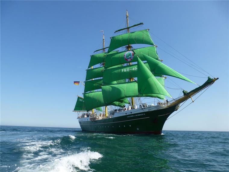 Die "Alexander von Humboldt II" verlässt Bremerhaven Die „Alexander von Humboldt II“ wirbt mit dem neuen Vorobermarssegel für die Sail 2020. Am Sonntag, 28. Oktober, sticht die "Alex" in See.