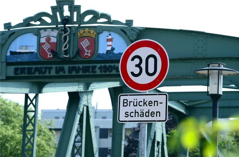 Zusammengefasst! Das war der Freitag im nord24-Land Die Alte Geestebrücke bleibt noch länger gesperrt.
