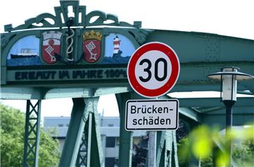 Die alte Geestebrücke wird saniert.