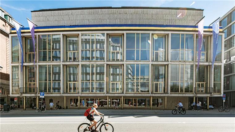 Hamburg bekommt eine neue Oper in der Hafencity Die alte Oper im Stil der Nachkriegsmoderne wiederaufgebaut. (Archivbild)