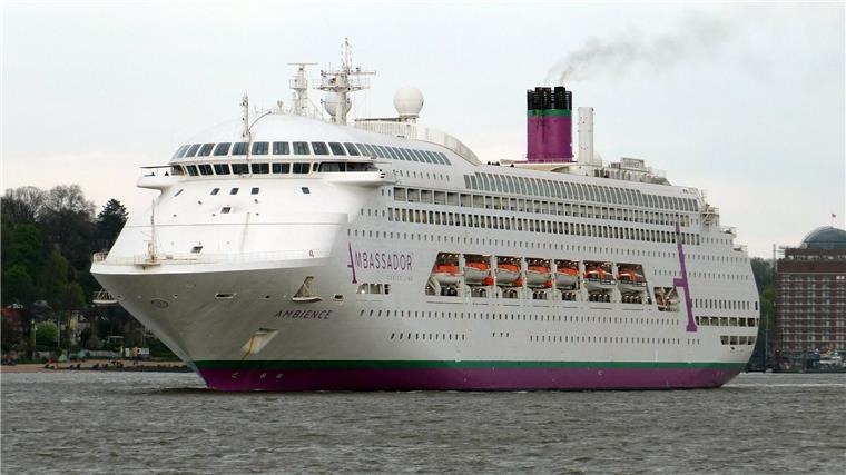Kreuzfahrt abgesagt! Dieses Schiff kommt plötzlich nach Bremerhaven Die „Ambience“ konnte nicht zu einer Minikreuzfahrt auslaufen.