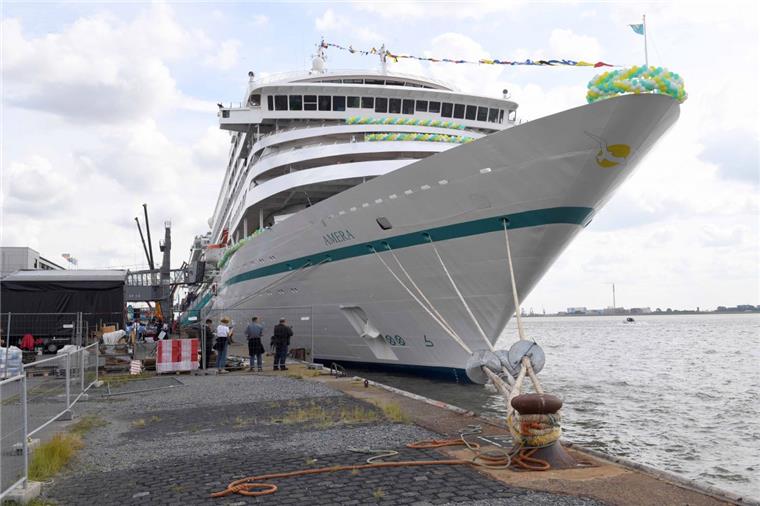 "Amera" kehrt von Premierenreise nach Bremerhaven zurück Die "Amera" bei ihrer Taufe in Bremerhaven.