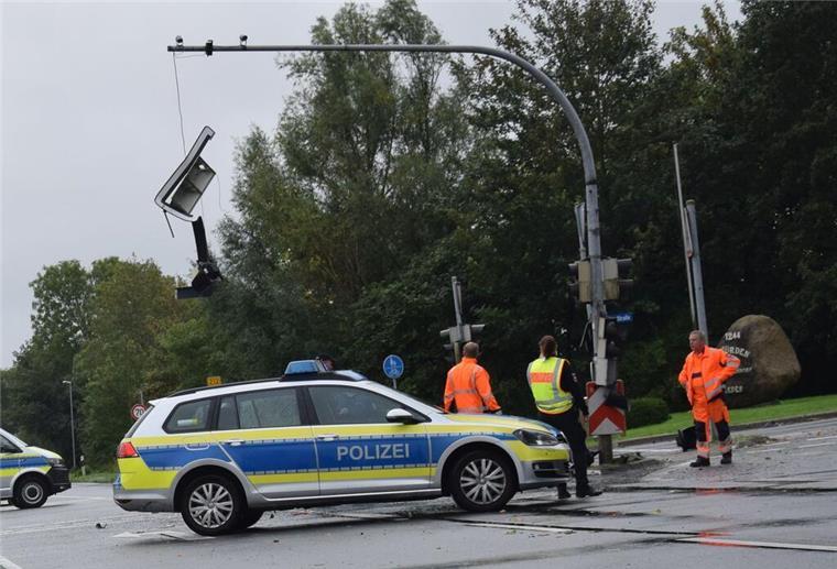Unfallkreuzung in Nordenham: Ampel seit Tagen außer Betrieb Unfallszene