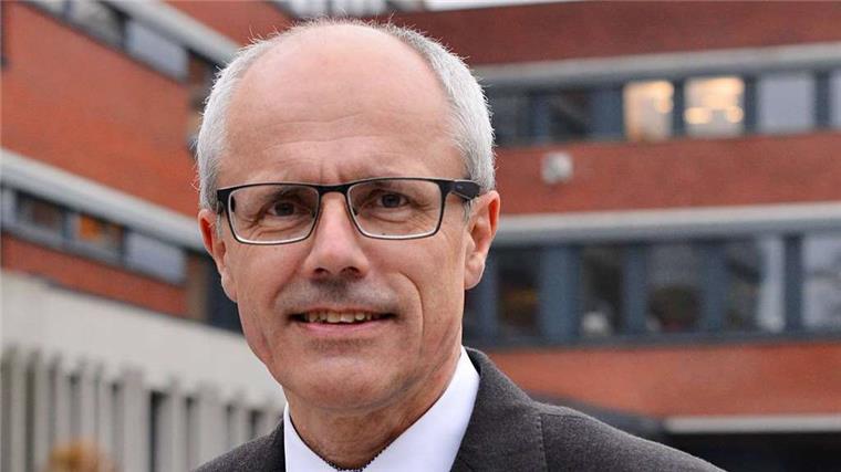 Rotenburg: Landrat kündigt seinen Rückzug für 2021 an Die Amtszeit von Landrat Hermann Luttmann (CDU) im Landkreis Rotenburg endet am 31. Oktober 2021.
