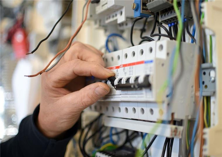 Obermeister aus Gyhum weiß: Darum fehlen Auszubildende im Handwerk Die Anforderungen an einen Elektroinstallateur steigen stetig – und doch hat der Beruf wie die gesamte Handwerksbranche ein Imageproblem. Das sagt Obermeister Uwe Klein. Er versucht, über Lehrer und Eltern ein realistisches Bild zu vermitteln.