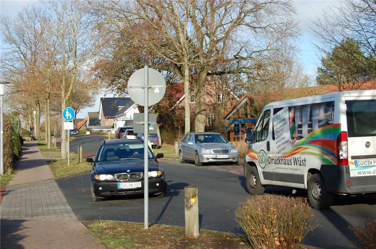 Die Anwohner des Kassebrucher Wegs in Hagen klagen seit Jahren über zu viele Autos in ihrer Straße. Das Verkehrsgutachten gibt ihnen recht.