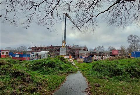 Die Arbeiten am „Haus für Kinder“ in Debstedt – ein Vorzeigeprojekt der Stadt Geestland – laufen auf Hochtouren. Auch dafür erhielt die Fusionskommune ein dickes Lob von den Experten des beauftragten Fachinstituts.