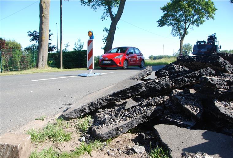 Vollsperrung: Die L 118 wird ab Montag saniert Die Arbeiten für den neuen Radweg an der L 118 laufen. Montag wird die Fahrbahn zwischen Debstedt und Neuenwalde erneuert. Dann ist Vollsperrung.