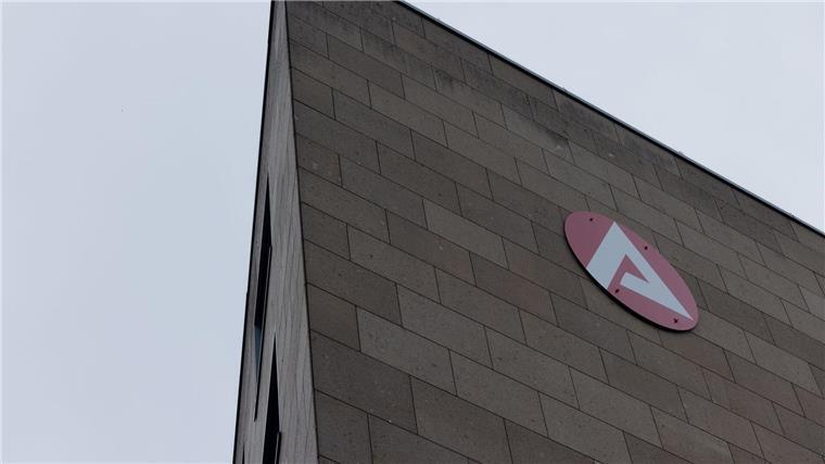 Die Arbeitslosigkeit ist im September gegenüber August leicht gesunken. (Archivbild)