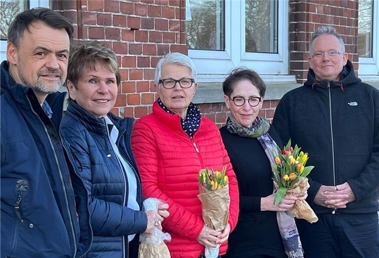 Beverstedter Künstlervereinigung gerettet Dr. Matthias Haerting, Renate Rönsch, Ingrid Maasz, Claudia Lüdemann und Peter Breitlauch