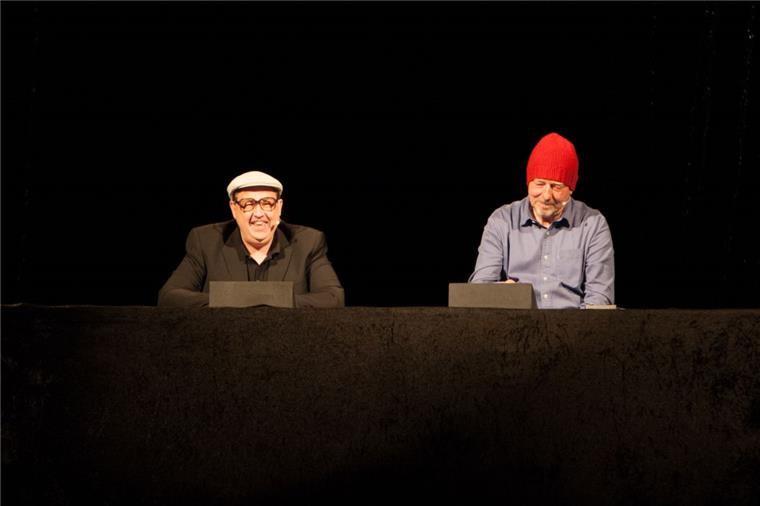 "Die Arschkrampen" in der Stadthalle Bremerhaven - links Oliver Kalkofe, rechts Dietmar Wischmeyer.