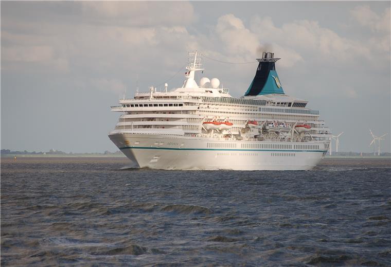 Bestätigt: Sieben Corona-Fälle an Bord der „Artania“ Die „Artania“ ist das größte Schiff der Phoenix-Flotte. An Bord ist Platz für 1200 Passagiere.