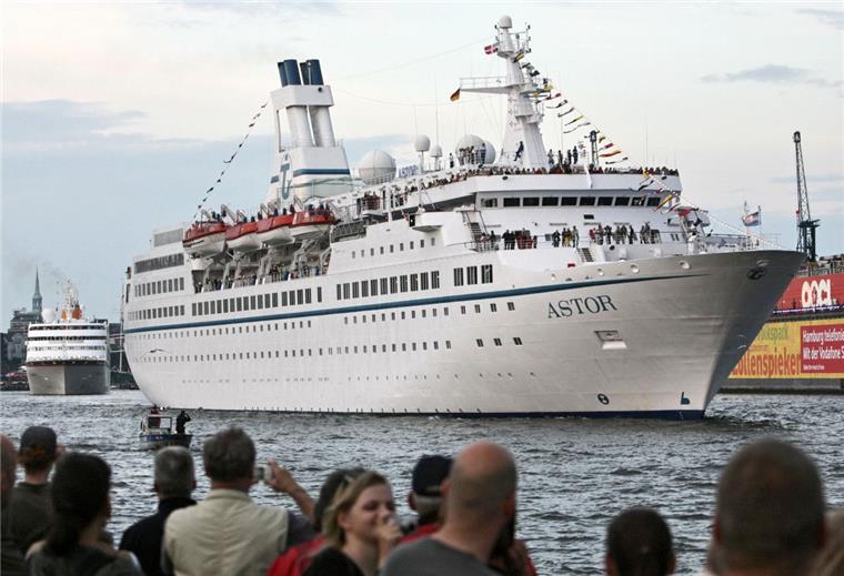 Die "Astor" liegt am Freitag in Bremerhaven.