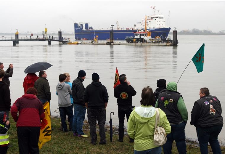 Atomkraftgegner bereiten sich auf Castor-Transport vor Die "Atlanic Osprey" , die 2012 den Nordenhamer Hafen mit Brennelementen anlief, musste später wegen Mängeln verschrottet werden. Daher fordert der Arbeitskreis Wesermarsch für die jetzigen Transportschiffe eine Hafenstaatkontrolle.