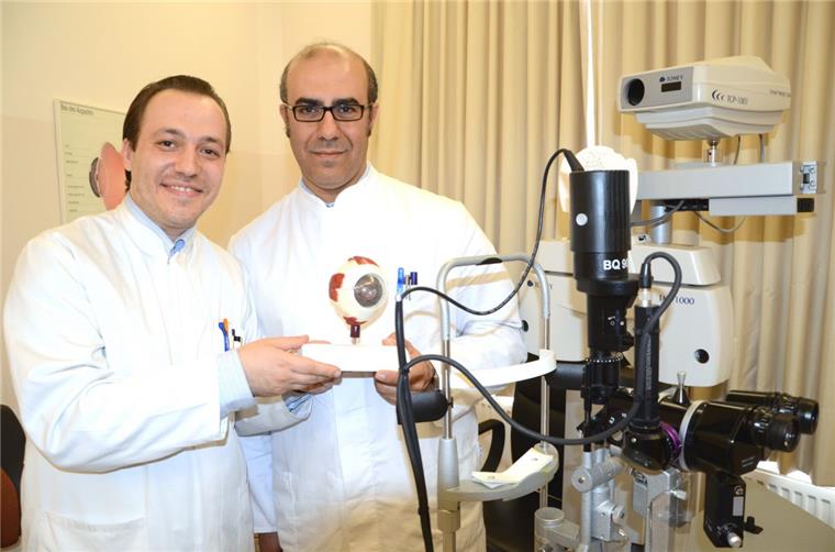 Augenärzte und Politiker fordern Notdienst Die Augenärzte Dr. Alper Bilgic (links) und Dr. Ahmed Galal fordern einen Notdienst in Bremerhaven.