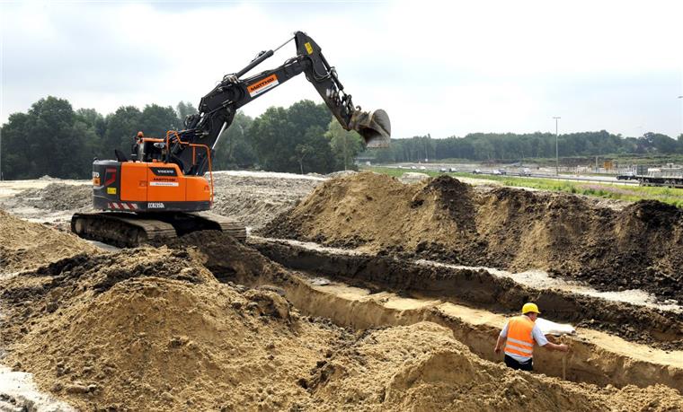 Die ausgehobene Erde beim Tunnelbau wird zu einer Aussichtsplattform.