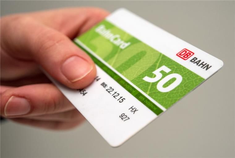 Die Bahn passt ihre Peise leicht an - zur Freude von Bahncard- und Sparpreisnutzern. 