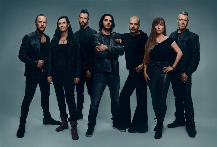 Die Band Schandmaul hat einen neuen Mann hinter dem Mikrofon.