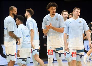 Die Basketball-Profis der Eisbären Bremerhaven sind viermal in Folge auswärts gefordert. Das nächste Heimspiel findet erst am 14. Dezember statt. 