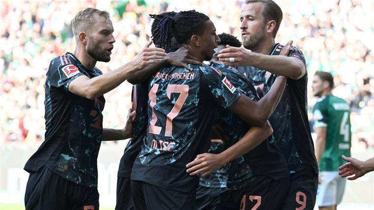 Nächste Tor-Gala: Bayern ungeschlagen aufs Oktoberfest Die Bayern-Spieler hatten in Bremen allen Grund zum Jubeln.