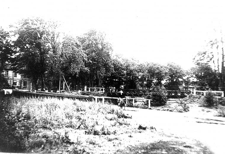 Rätsel um die Himmler-Festnahme Die Behelfsbrücke über die Oste in Bremervörde: Hier soll Heinrich Himmler am 22. Mai 1945 festgenommen worden sein.