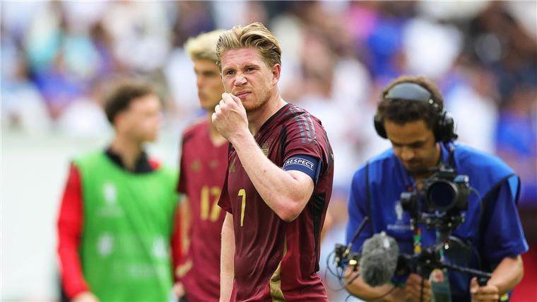 Späte Erlösung mit Eigentor: Frankreichs Minimalisten weiter Die Belgier um Kapitän Kevin de Bruyne waren nach dem späten Gegentreffer bedient.