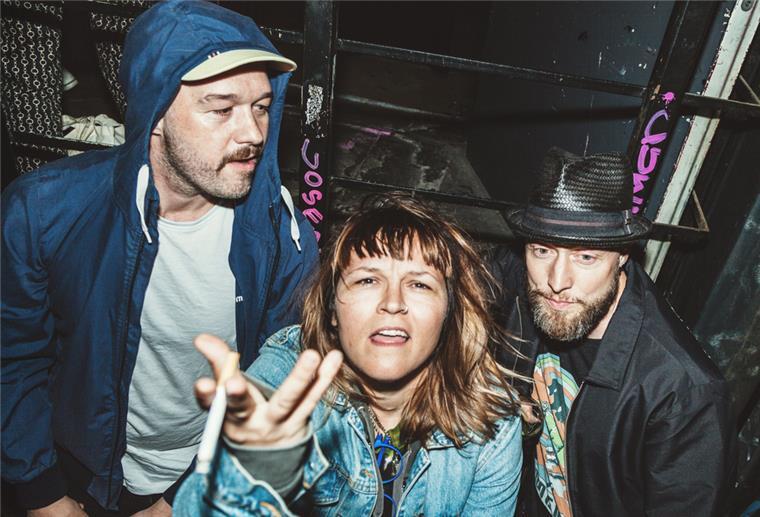 Die Berliner Band Großstadtgeflüster will die Hügelbühne rocken.