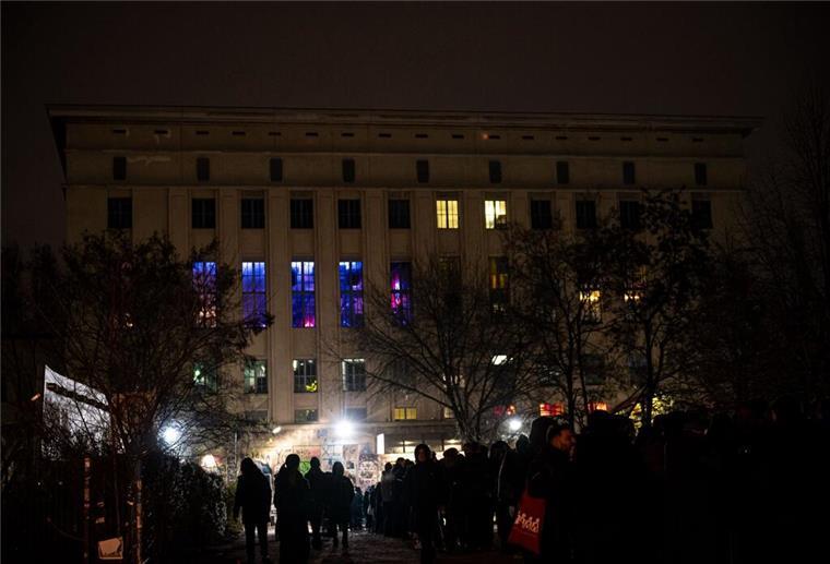 Das sind die besten Clubs in Deutschland und der Welt Die berühmte Schlange vor dem Berliner Technoclub „Berghain“ - der Name leitet sich vom Standort im Berliner Bezirk Friedrichshain-Kreuzberg ab. (Archivbild)