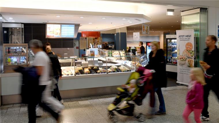 Gerüchte um den Verkauf der Restaurant-Kette "Nordsee" Die Besitzer der "Nordsee" sollen eine Investmentbank beauftragt haben, einen Käufer für die 372 Restaurants mit 4800 Mitarbeitern zu suchen.