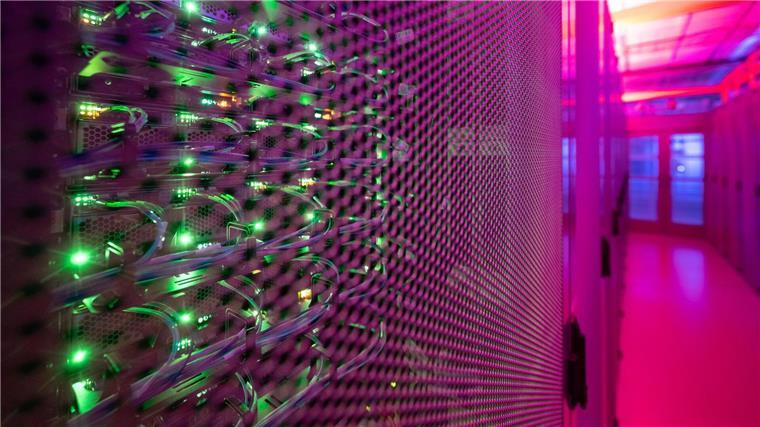 Umfrage: Bevölkerung sieht neue Rechenzentren kritisch Die Bevölkerung in Deutschland steht dem weiteren Ausbau von Rechenzentren in der Bundesrepublik zunehmend kritisch gegenüber. (Archivbild)