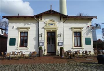 Die Bezeichnung „Wasserschout“, der heutige Name des Restaurants, stammt aus dem Holländischen und bezeichnet eine Magistratsperson für Seeleute.