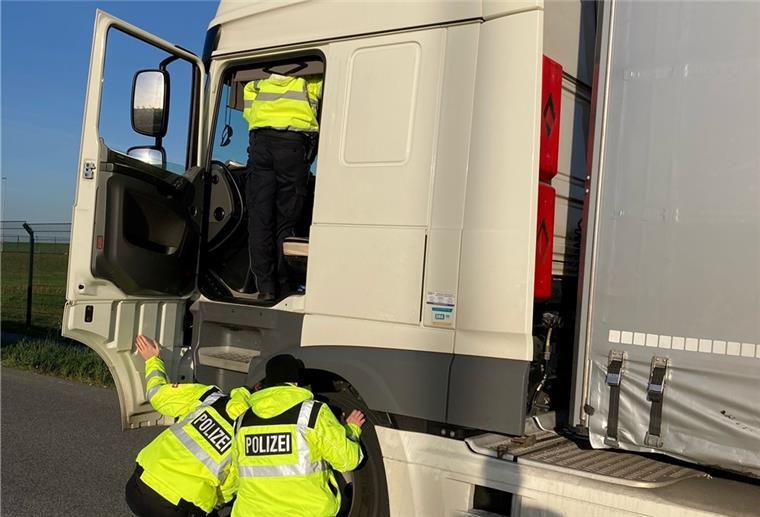 Die Braker Polizei nahm gezielt Lastwagen unter die Lupe.