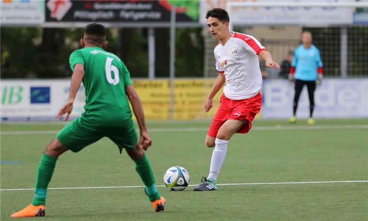 Wieder eine 0:3-Auswärtspleite für den SV Brake in der Landesliga Die Braker (rechts mit dem eingewechselten Sinan Ince) strahlten am Sonntag in Papenburg viel zu wenig Offensivkraft aus und kehrten auch nach dem zweiten Spiel auf fremdem Platz ohne Punkt zurück.