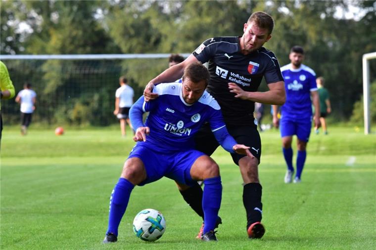 SV Drochtersen/Assel gewinnt die Elsdorfer Pokalwochen Die Bremer (blaue Trikots) waren zwar weitgehend feldüberlegen, mussten sich am Ende aber Drochtersen/Assel mit 1:2 beugen.