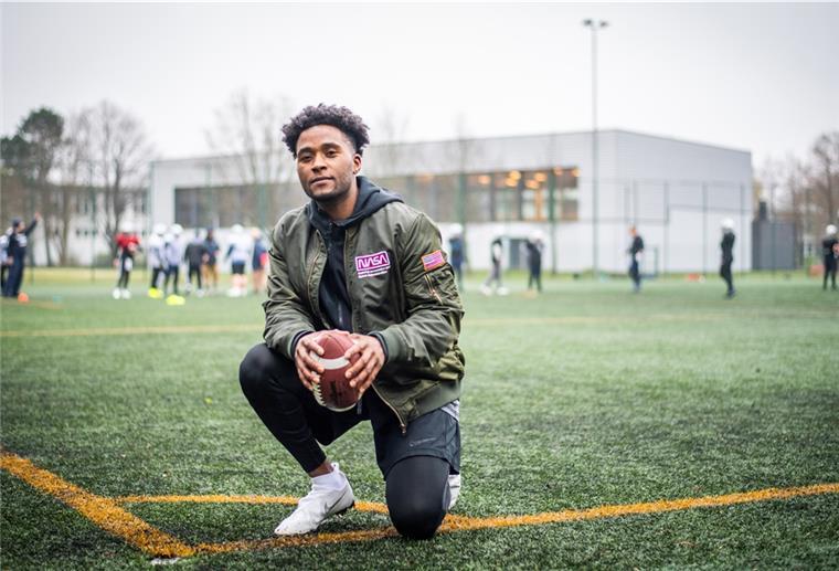 Neuer Quarterback der Bremerhaven Seahawks trainiert mit dem Team Dionne Thrweatt-Vassar