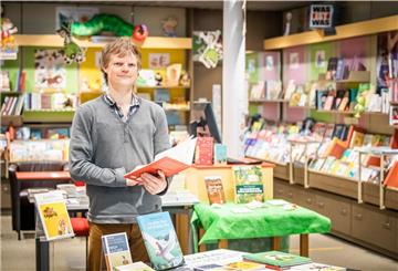 Die Bremerhavener Buchhandlung Morisse ist insolvent. Geschäftsführer Gregor Schlag hofft, dass er weiter machen kann. Foto: Hartmann