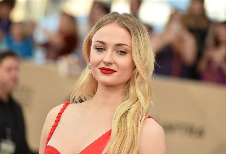Die britische Schauspielerin Sophie Turner („Game of Thrones“) übernimmt für eine neue Serie die Rolle als Action-Heldin Lara Croft. (Archivbild)
