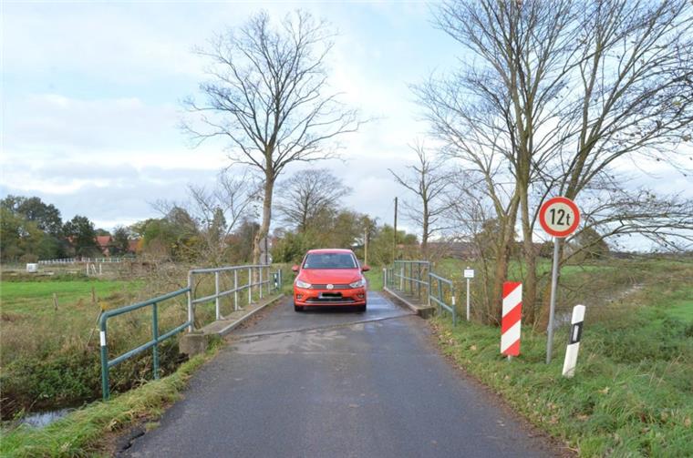 Die Brücke über die Wehdeler Grove, im Dammheider Weg, zwischen Altluneberg und Geestenseth, soll 2019 erneuert werden.