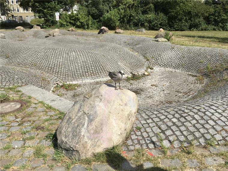 Was wird aus den trockenen "Wasserspielen" im Leher Stadtpark? Die Brunnenlandschaft im Leher Stadtpark ist seit 2014 trocken.