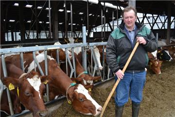 Die BSE-Krise hat ihn zum Bio-Bauern gemacht: Hans-Wilhelm Woltmann bewirtschaftet einen Milchviehbetrieb mit 160 Kühen.