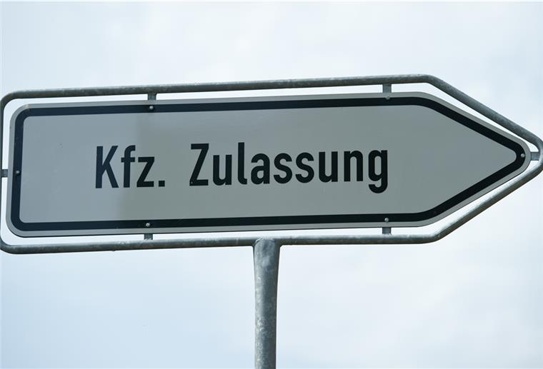 Kfz-Zulassung: So ist die aktuelle Lage im Cuxland Nummernschild