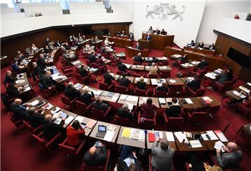 Die Bürgerschaft bekommt im kommenden Jahr drei zusätzliche Abgeordnete. Der Verein „Mehr Demokratie“ wollte mit einer Online-Petition Bürgern Gelegenheit zum Protest geben. Aber daraus wird nichts. Foto: Jaspersen/dpa