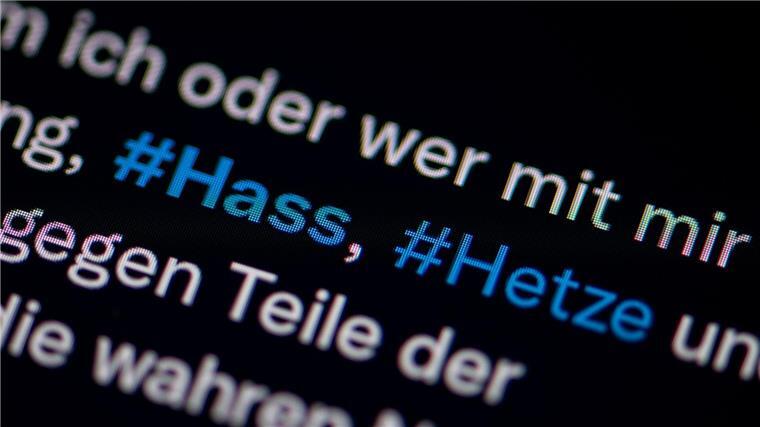 Die Bundesnetzagentur streitet mit der Plattform X über Desinformation (Symbolbild).